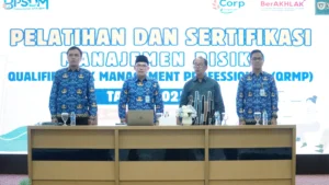 Menteri Nusron dan peserta pelatihan manajemen risiko
